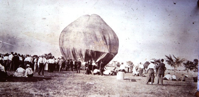 One of the First Balloon Ascensions in Cullom